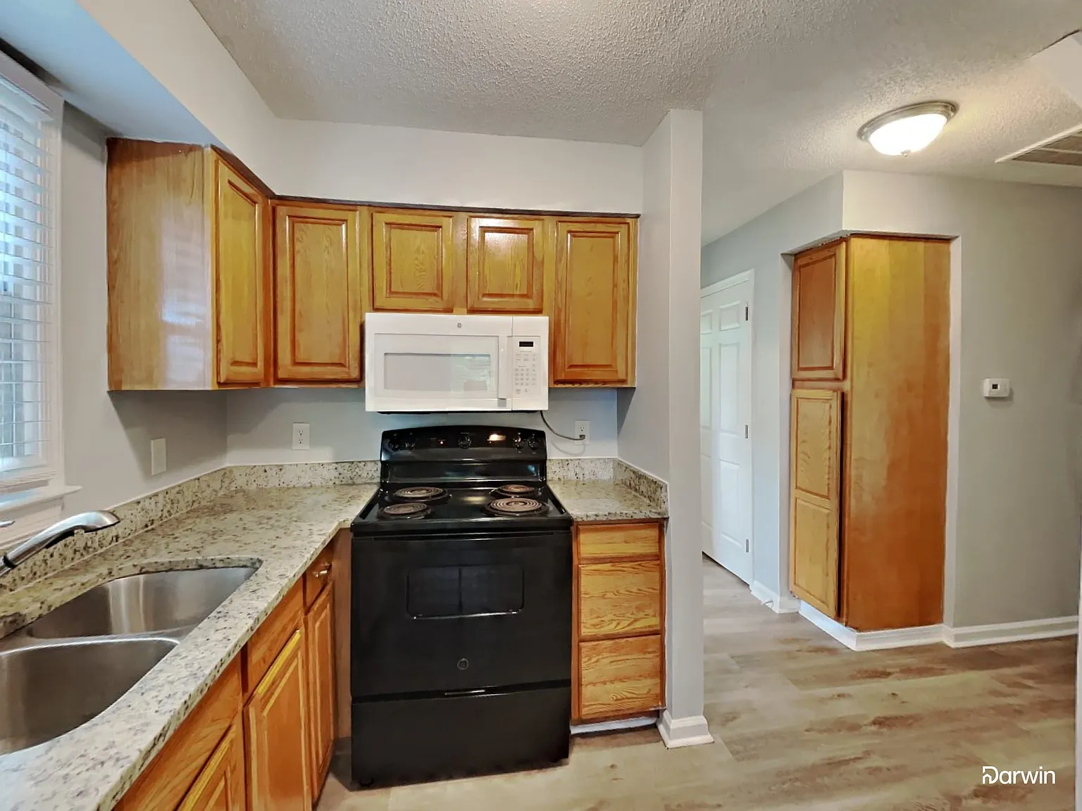 4 bed, 2.5 bath, 1562 sqft, $2,060 — Photo 4