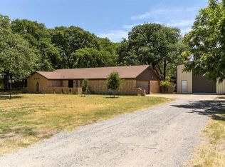 22 Spring Oaks Rd, Burleson, TX 76028