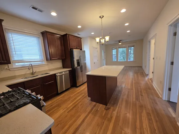 2343 W Winona St #2E, Chicago, IL 60625