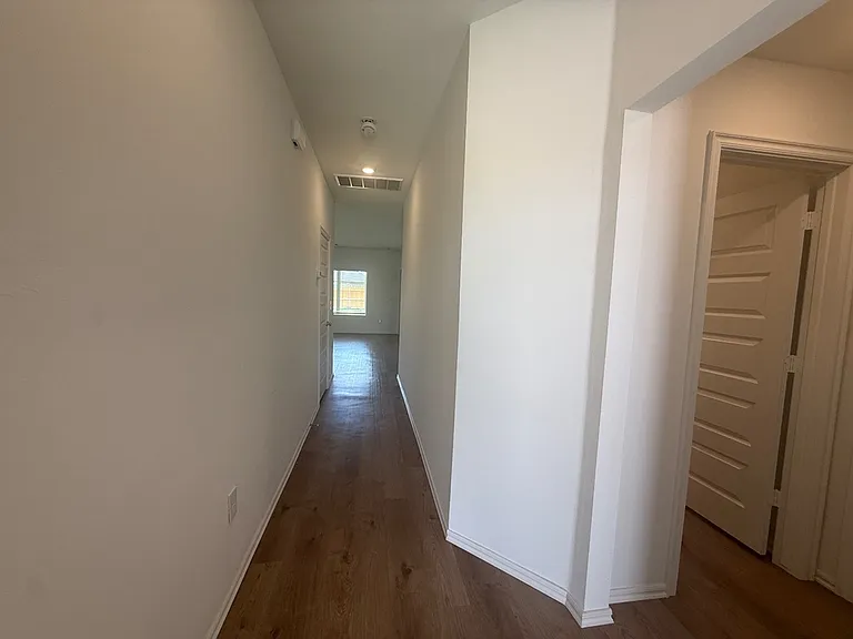 16213 Maroon Dr — Photo 3
