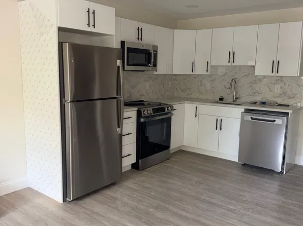 303 Dillingham Ave #A, Falmouth, MA 02540