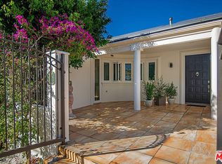 10208 Cielo Dr, Beverly Hills, CA 90210