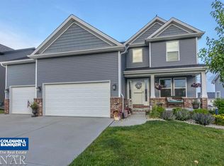 1408 Kickapoo Creek Rd, Bloomington, IL 61705