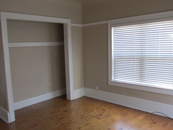 3rd image of 801 F St APT 6