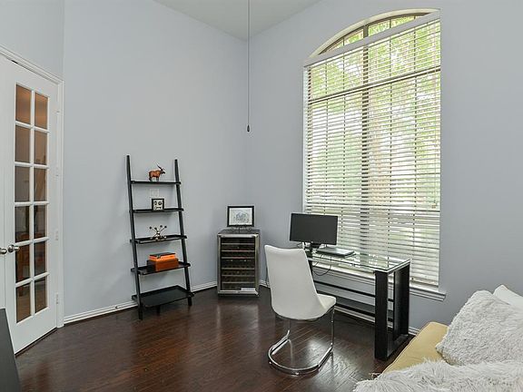 4th image of 5431 Jackson Park Ln