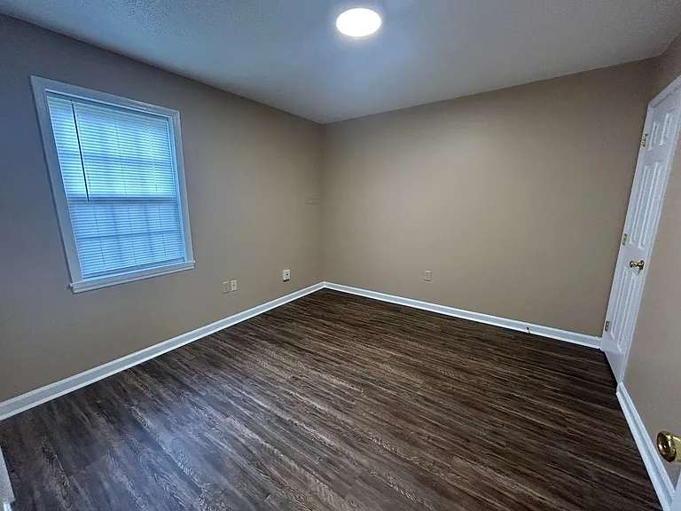 250 N Washington Ave #21 — Photo 7