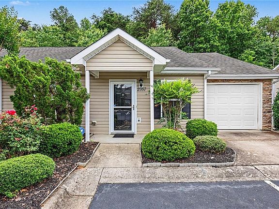 3rd image of 2957 Hyde Place Cir