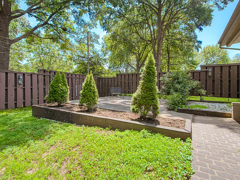 7249 Marty St — Photo 23