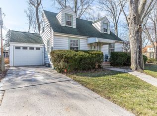 1028 Snyder Rd, East Lansing, MI 48823
