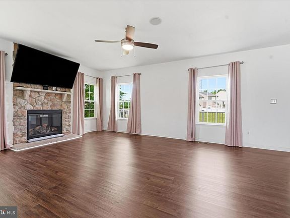 2nd image of 21 Whirlpool Way