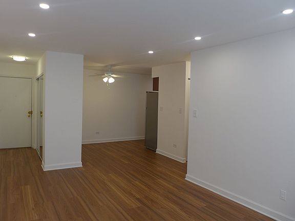 5th image of 5250 N Sheridan Rd APT 205