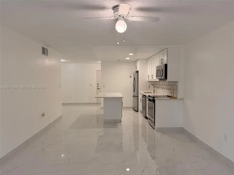 7000 NW 17th St #320 — Photo 6