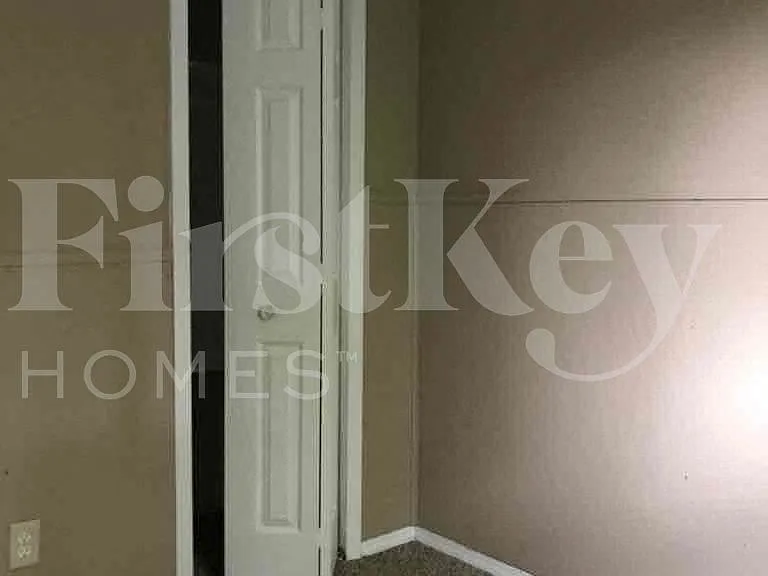 6111 Dry Den Ct — Photo 9