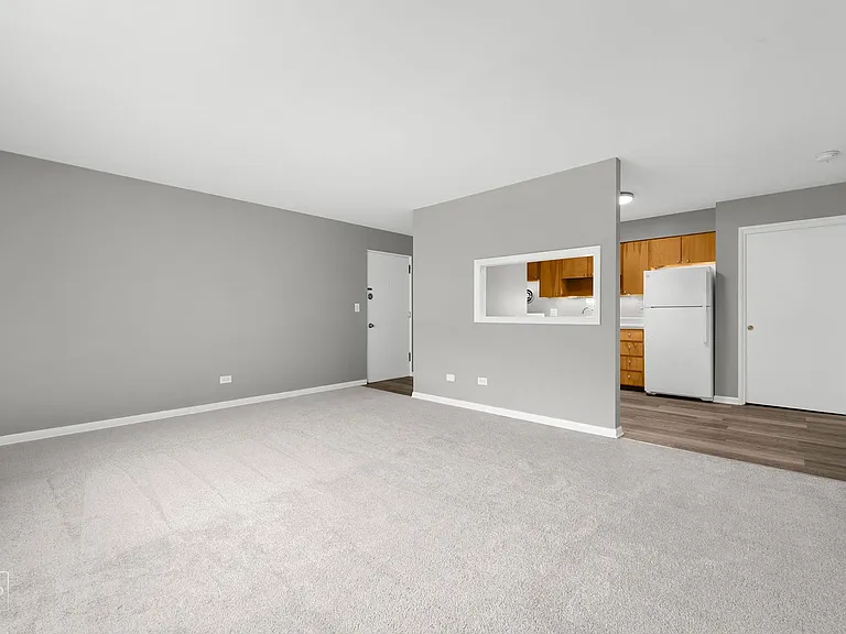 Welcome Home to 300 N Brockway Court — Photo 7
