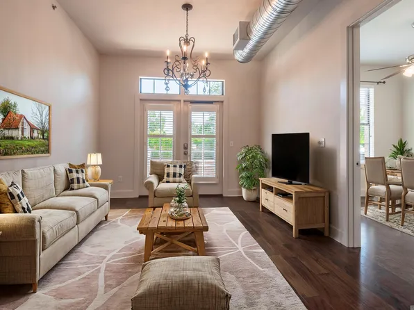 333 E Boyd Dr #25, Baton Rouge, LA 70808