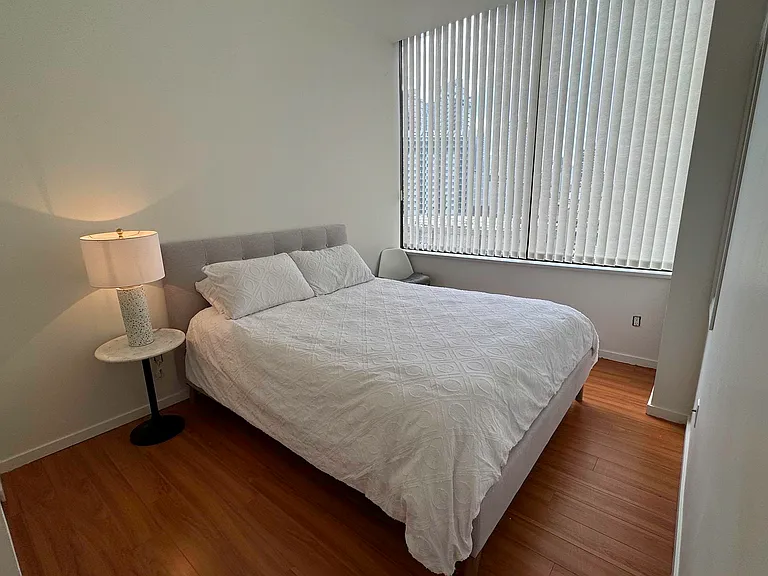 1010 Howe St #409 — Photo 12