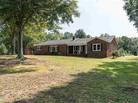 2nd image of 840 Blackstock Rd