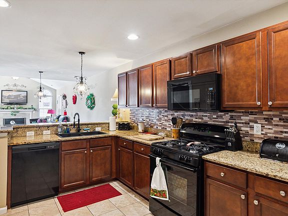 3rd image of 1110 Abbey Ct