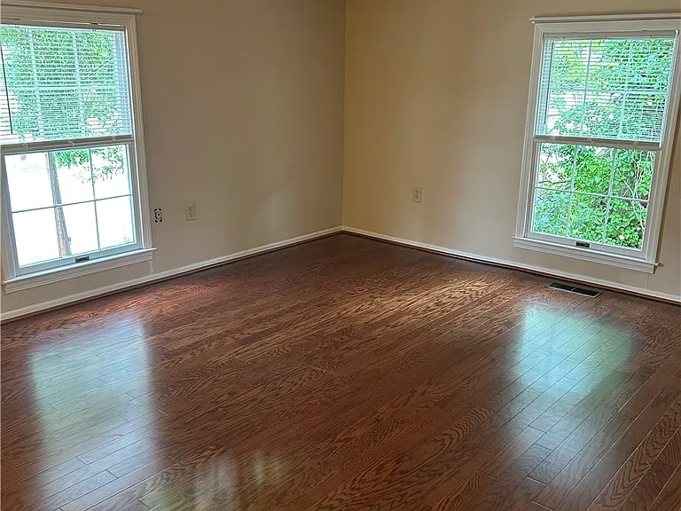 110 N Broad St — Photo 22