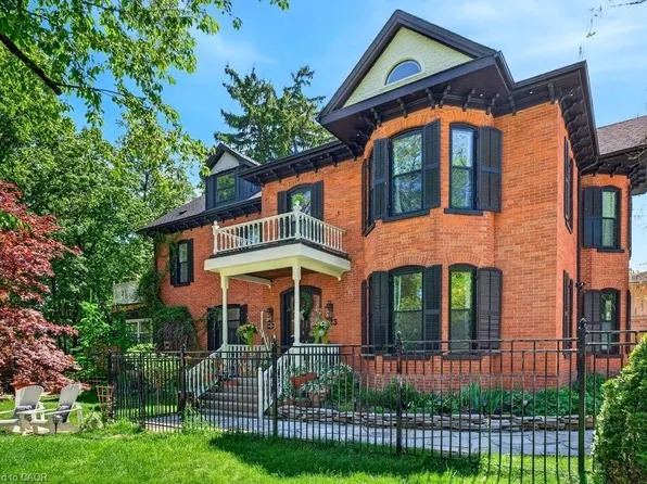 123 Main St W, Grimsby, ON L3M 1R9