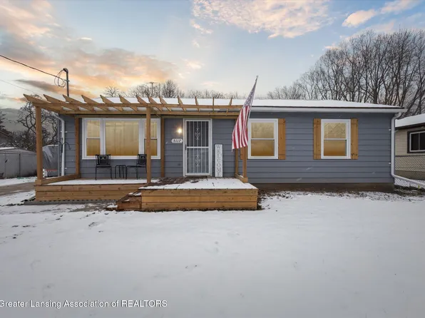 5117 Hughes Rd, Lansing, MI 48911