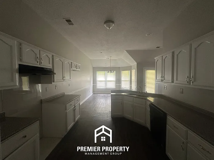 2638 Country Glade Dr — Photo 5