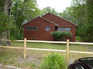 74 William St, Dartmouth, MA 02748