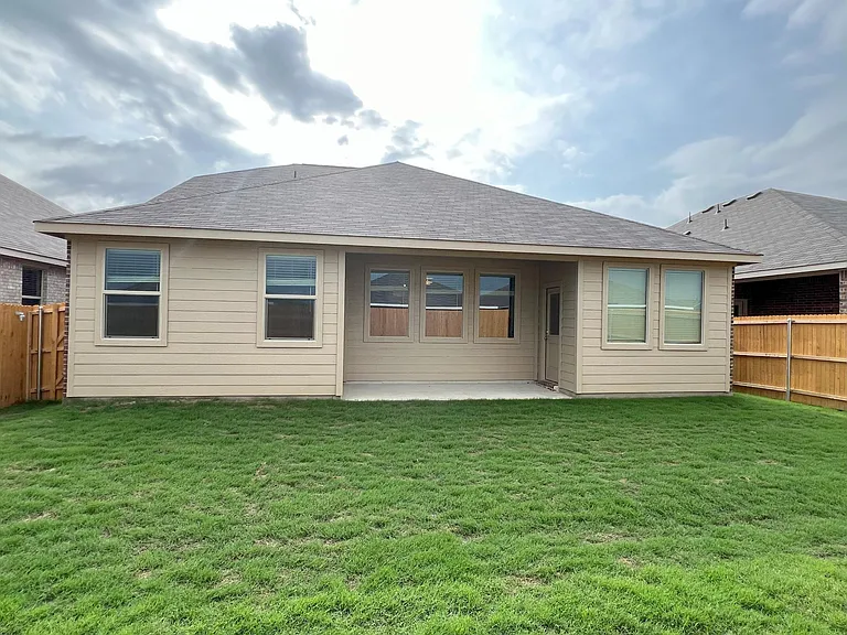 1129 Flameleaf Dr — Photo 36