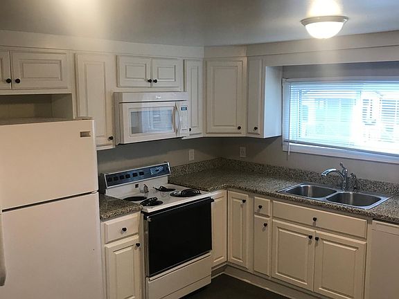 Bright kitchen with eat-in area