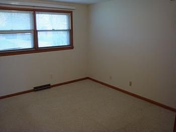 5th image of 2713 Dawn Dr