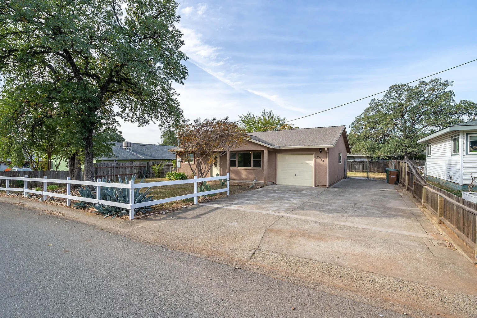 2750 Heather Ln photo 1