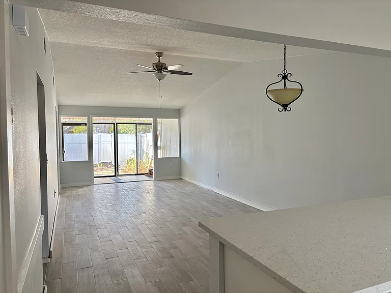 118 Edgewood Ct #0 — Photo 2