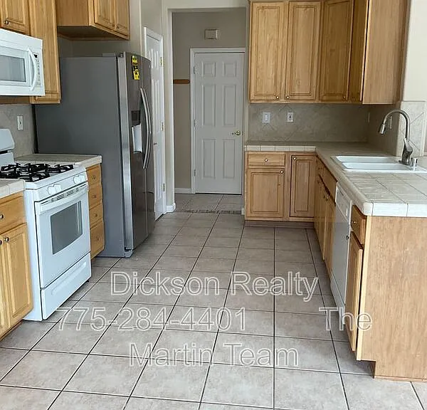 2847 Falcon Ridge Dr — Photo 12