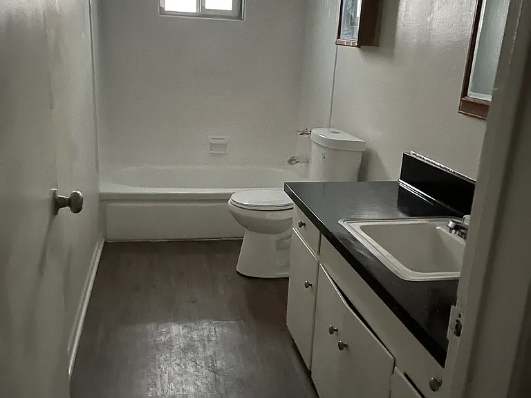 1935 W Linden St — Photo 16
