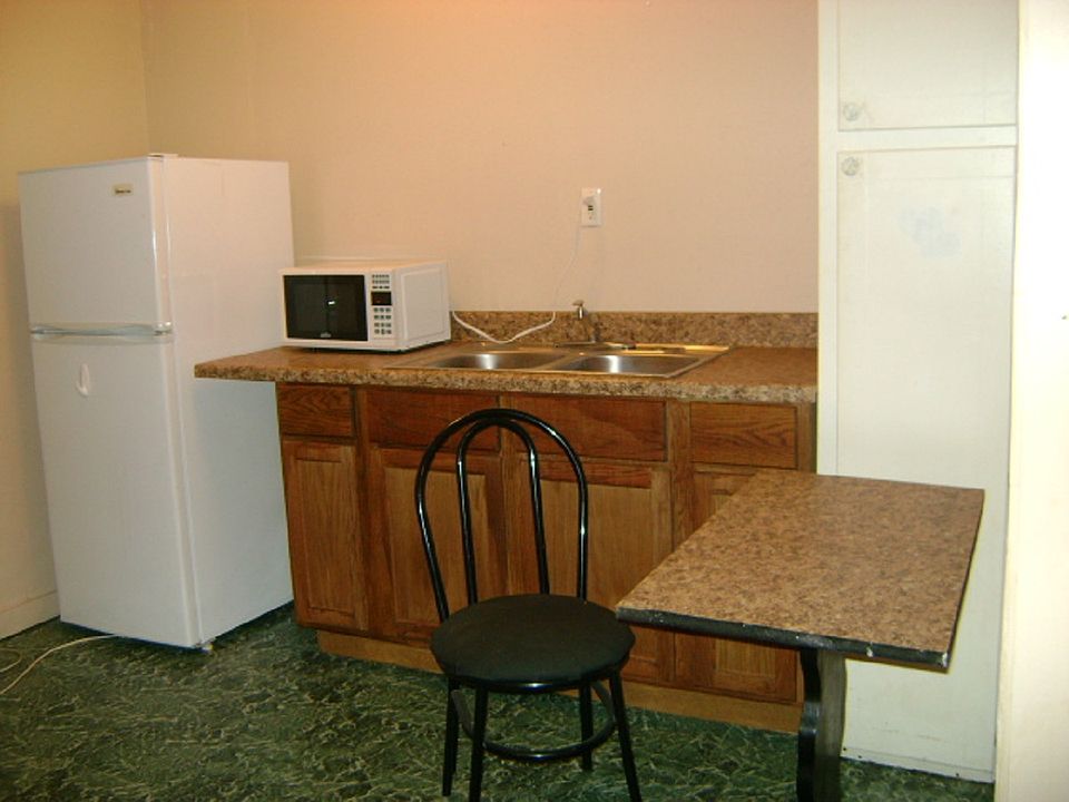 2nd image of 1937 Cotten Rd APT F