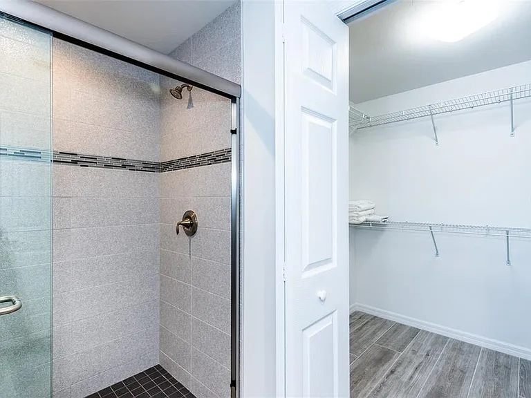 215 Lewis Cir #112 — Photo 23