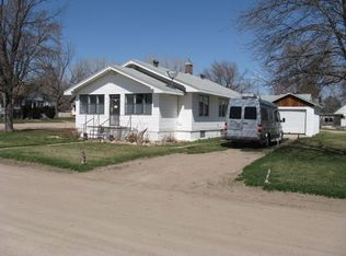 411 W 4th St, Brule, NE 69127