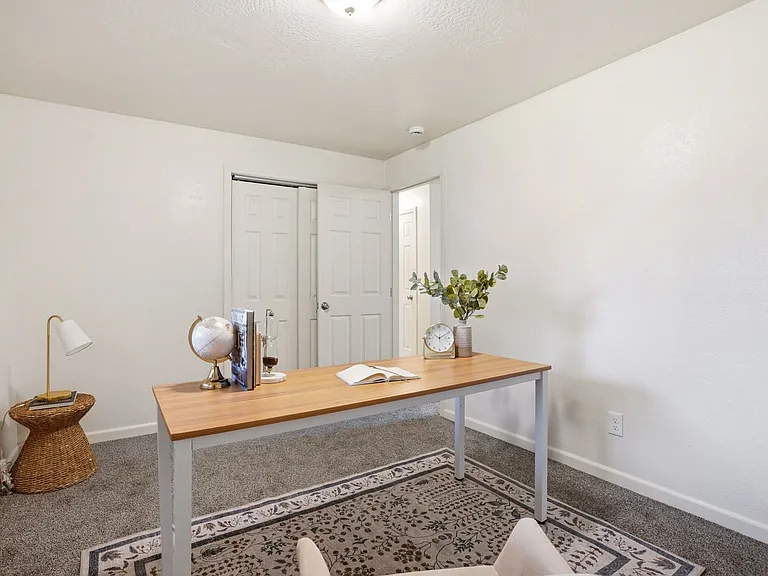 3010 N Willow Rd — Photo 28