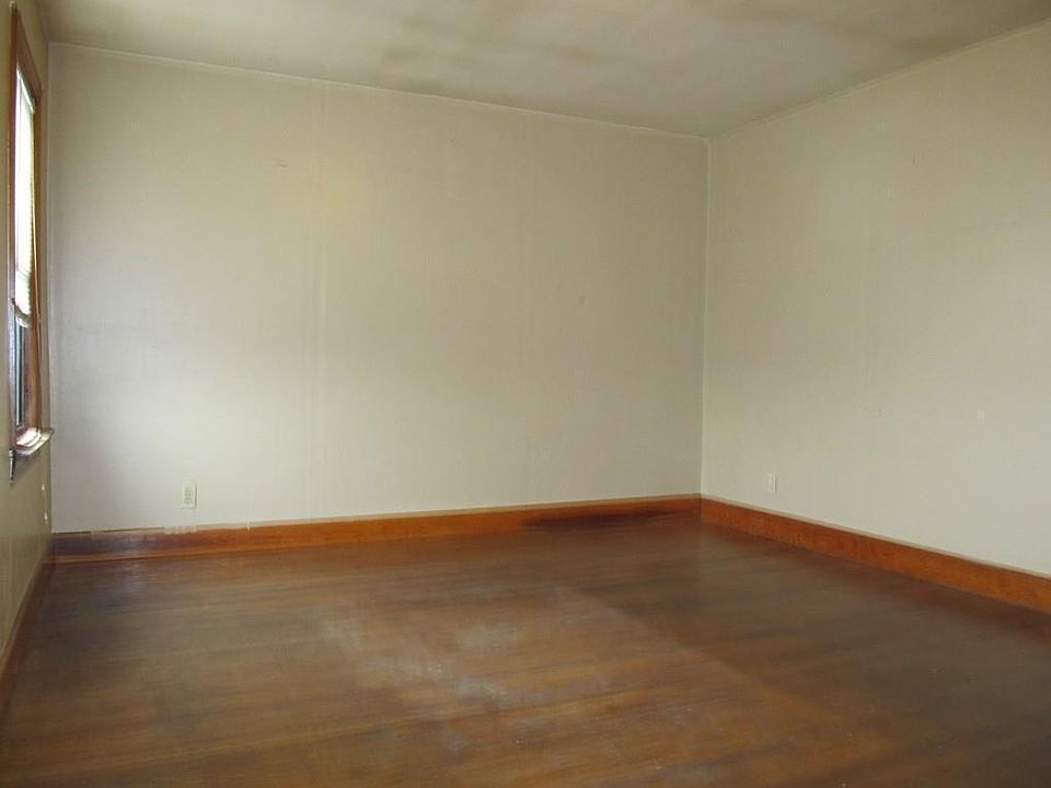 2nd image of 327 Fountain St APT 3