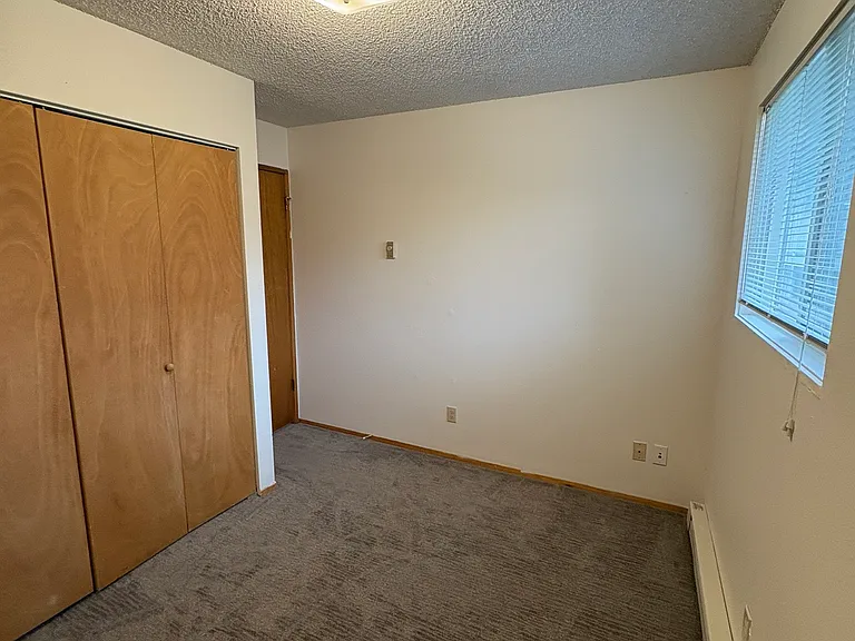 1415 S. Hawthorne Dr. Apartments — Photo 12