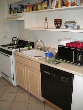 2nd image of 26 Ashford St #_002