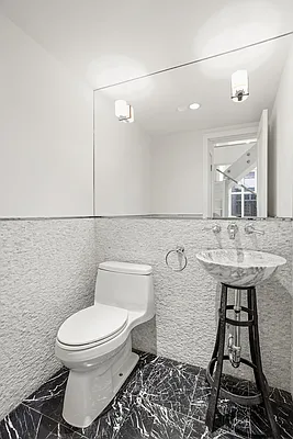 Rented by Compass | media 28