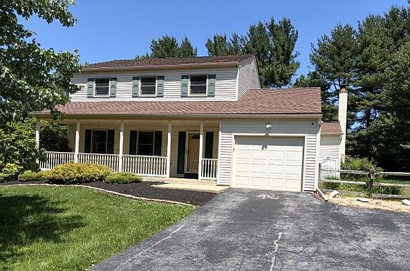 1st image of 115 Columbia Dr