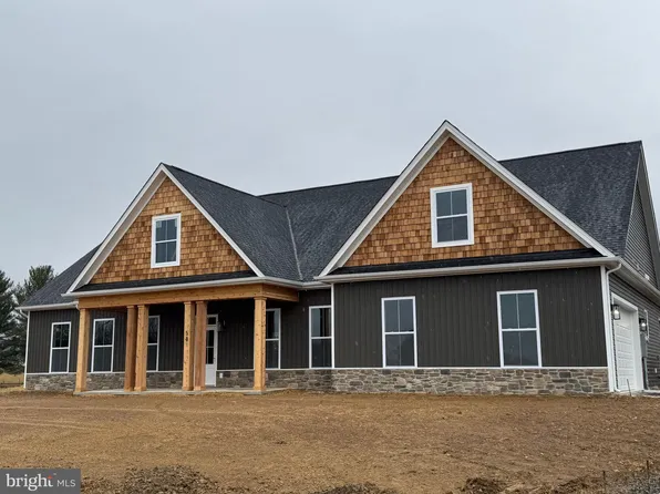 58 Dibble Rd, Bunker Hill, WV 25413