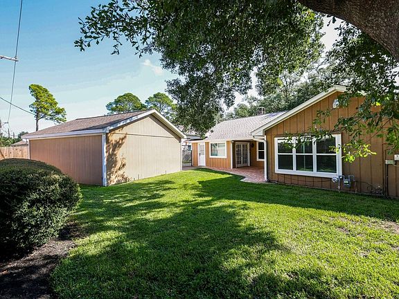 2nd image of 2815 Manila Ln