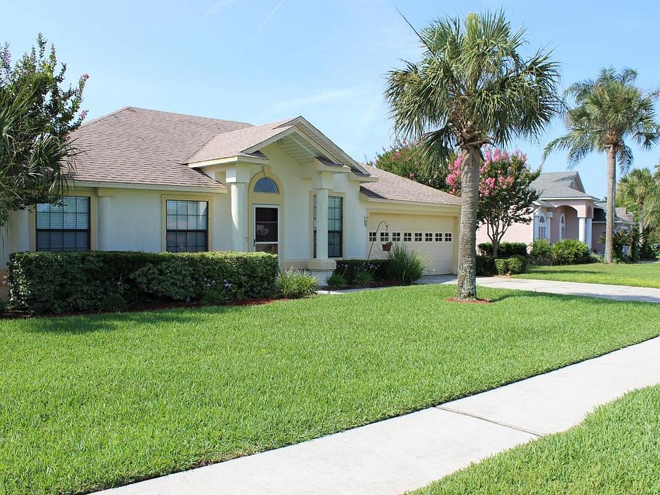 1st image of 341 Crossroad Lakes Dr