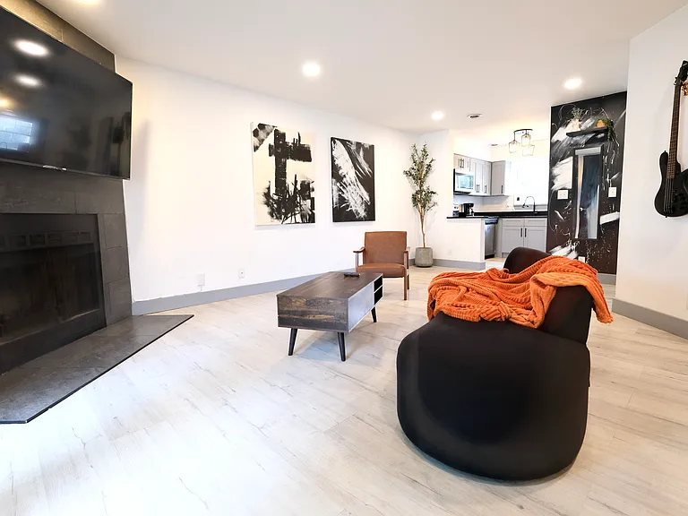 104 Greenland Ct — Photo 14