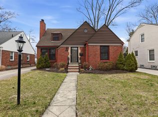 10814 Elgin Ave, Huntington Woods, MI