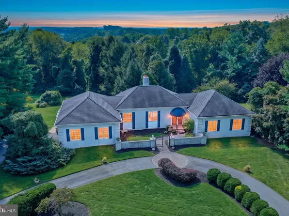 9 McCormick Dr, Hockessin, DE 19707