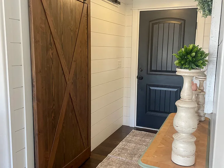 502 N 2420 E — Photo 2